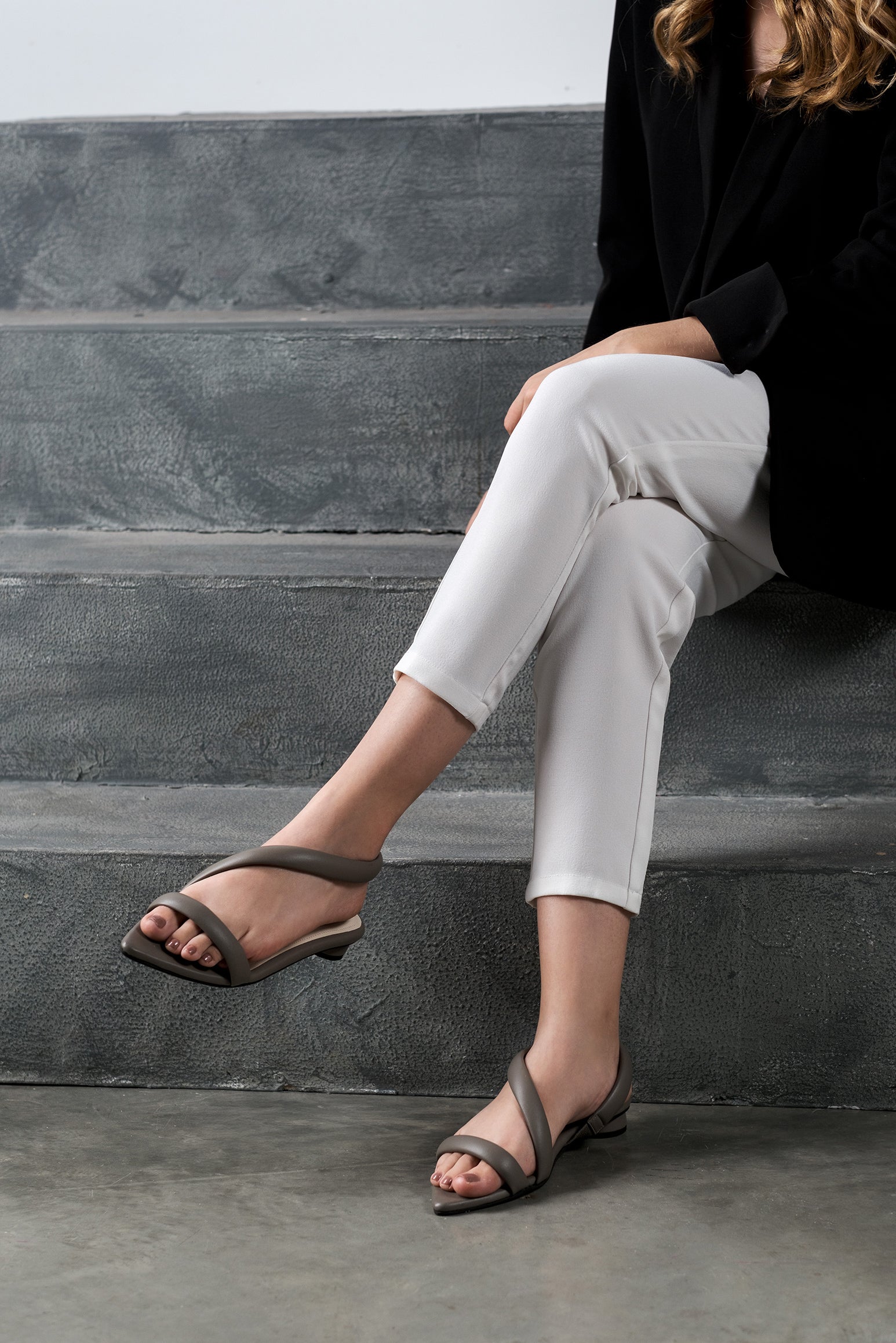 LUNNA TAUPE SANDALS