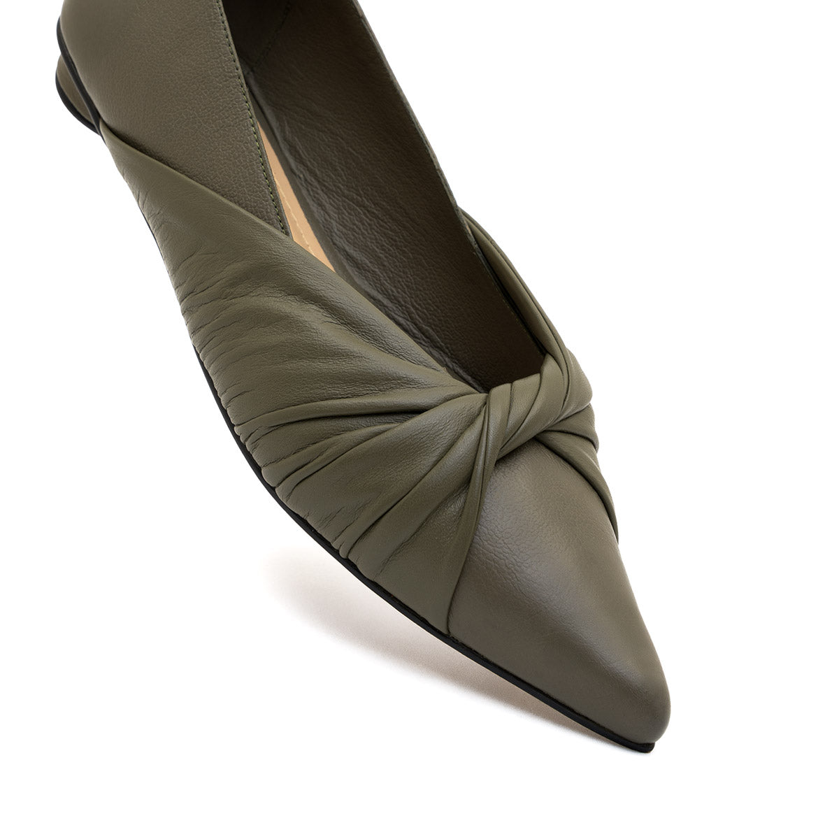 PAULA OLIVE FLATS X HELENA FADUL