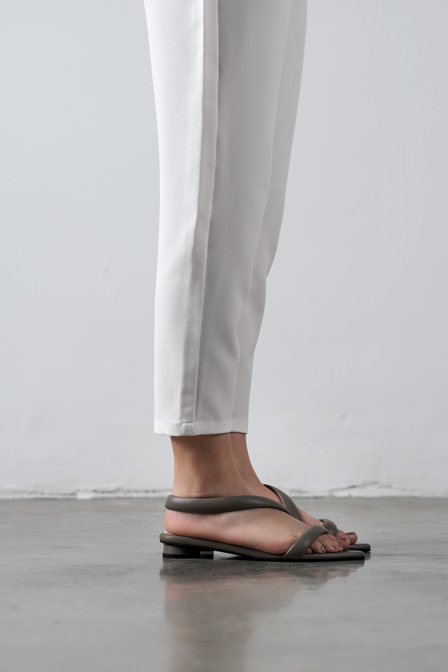 LUNNA TAUPE SANDALS