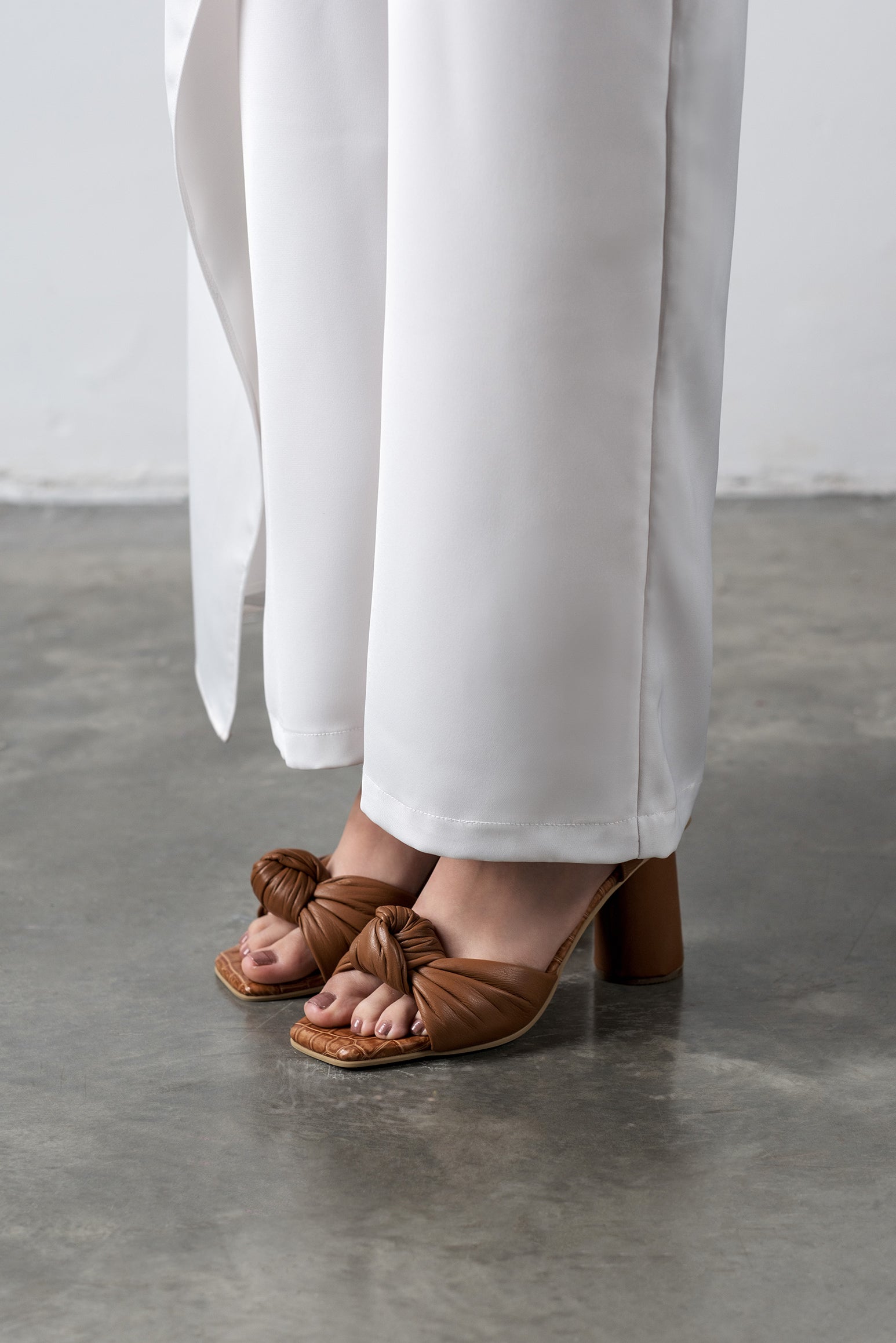 ALESSIA BROWN SANDALS