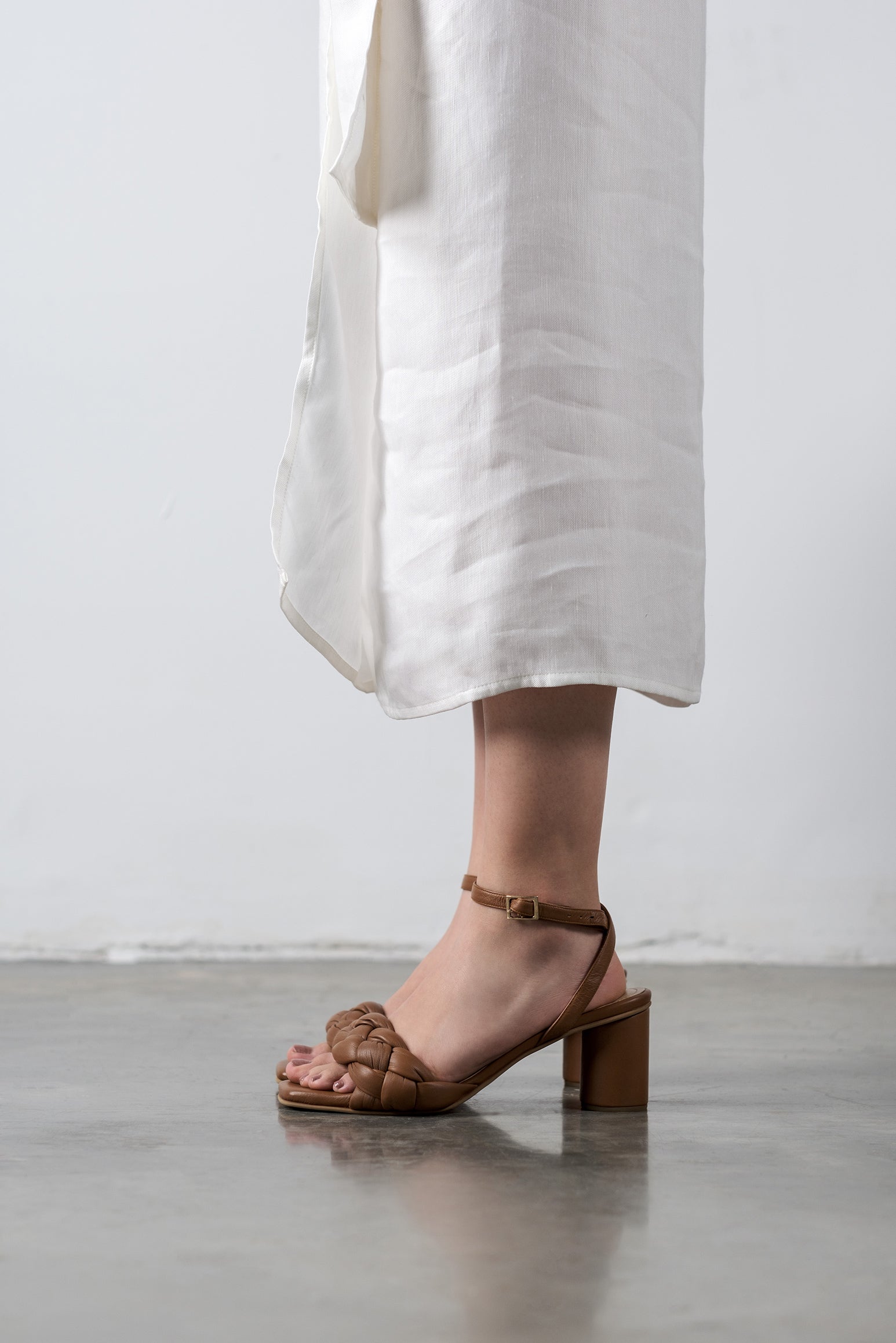 INES ALMOND SANDALS