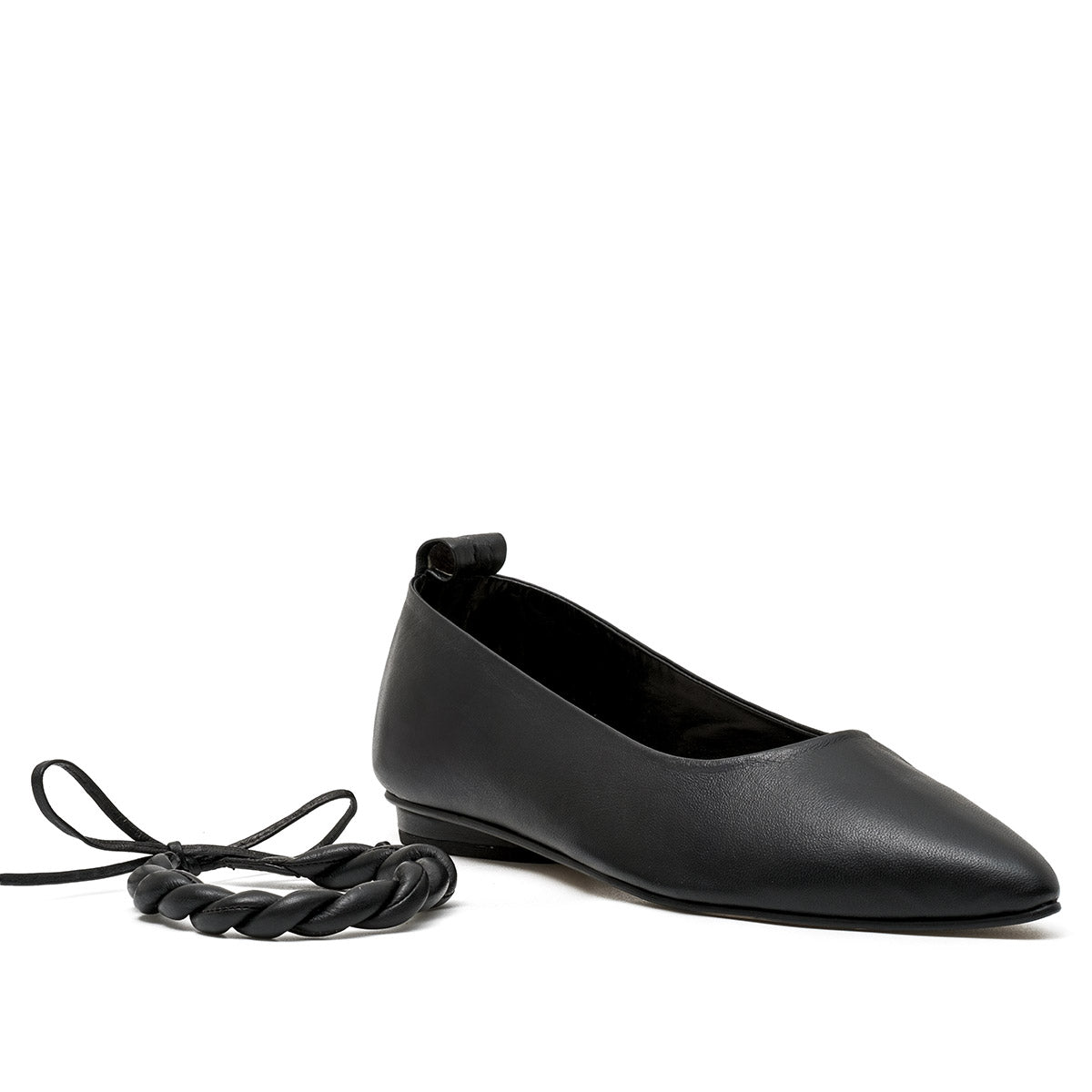 ARIA BLACK FLATS